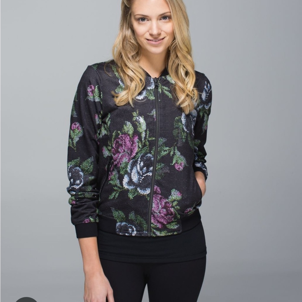 Lululemon Party Bomb Reversible Jacket in Garden Party